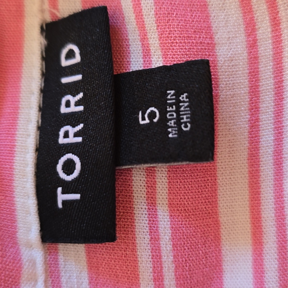 EUC TORRID Pink and White Striped Button-Up Shirt SZ 5 Or 5X Long Sleeve - Picture 4 of 7